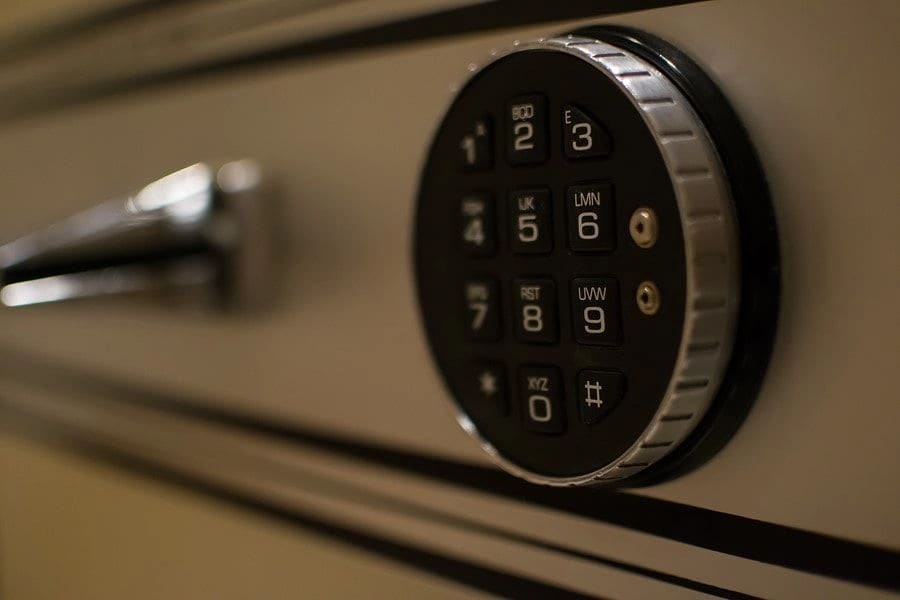 Electronic safe keypad close-up London | Vauxhall Locksmiths