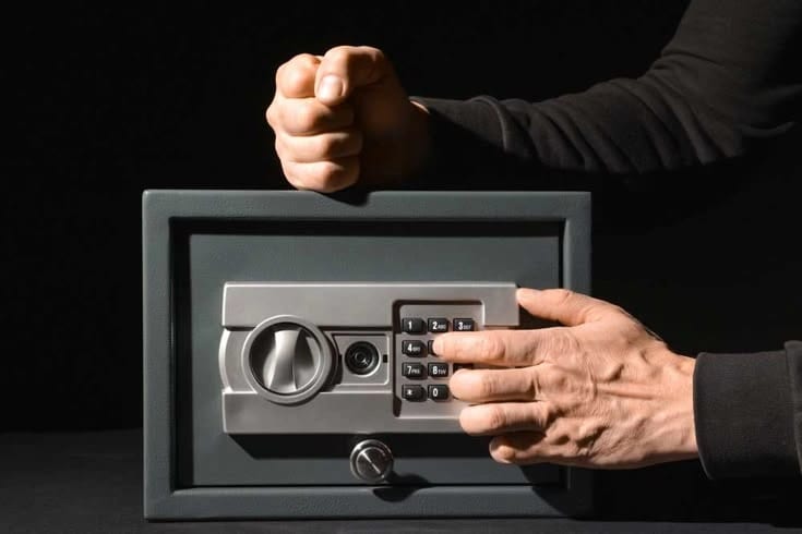 Digital safe keypad lockout in London | Vauxhall Locksmiths